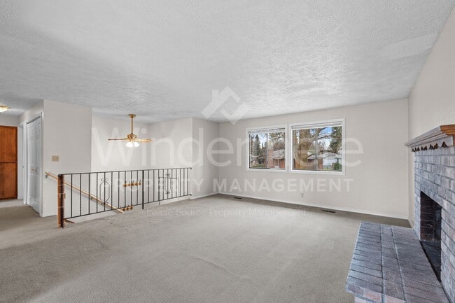 Photo - Beautiful Family Home ! Spring Special !! 50% Off first months rent.