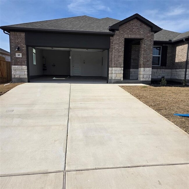 Building Photo - 141 Pendleton Dr