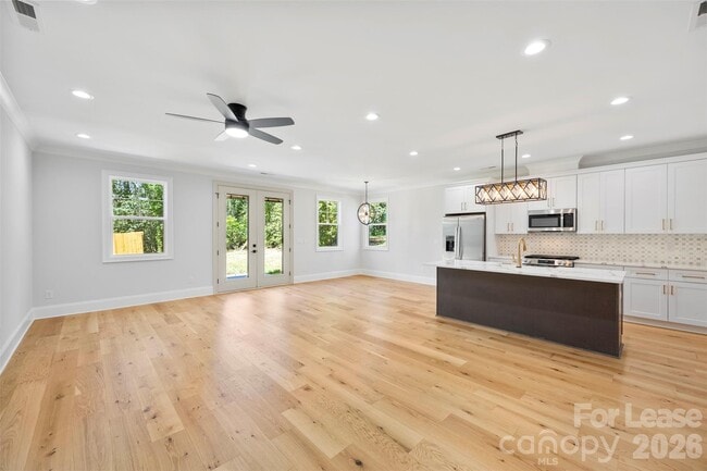 Photo - 1331 Condon St