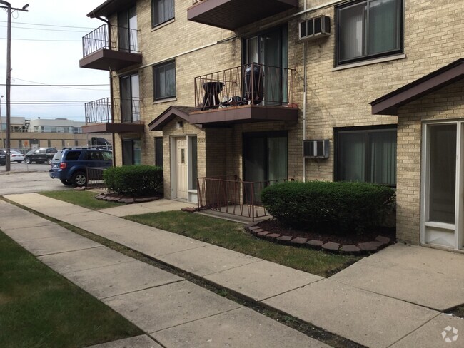 Building Photo - 6049 W 64th Pl Unit 8 Rental