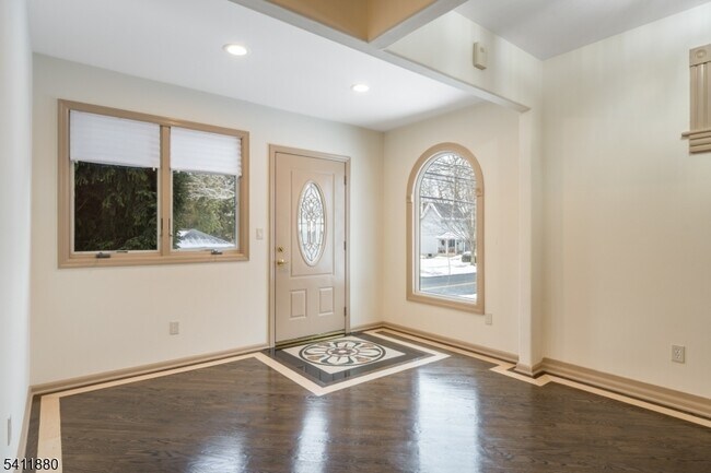 Photo - 302 Walnut Ave