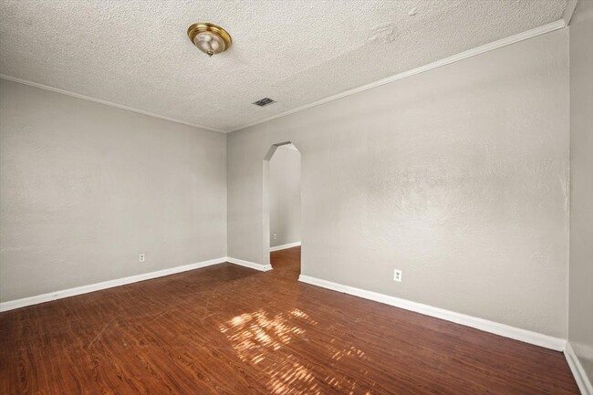 Photo - 1829 Lambert St