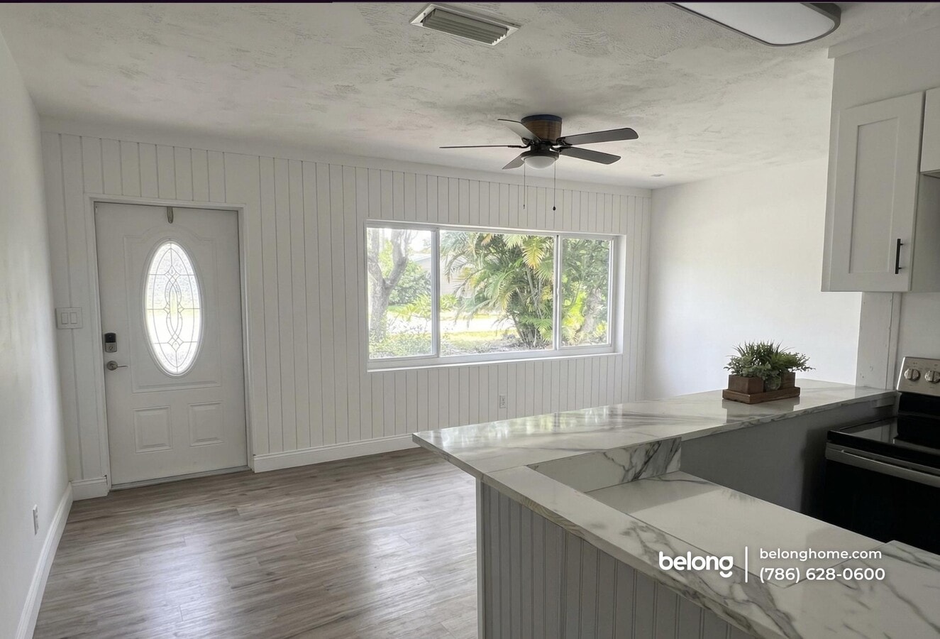 Photo - 540 NE 61st St