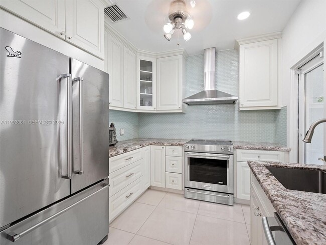 Photo - 314 Romano Ave