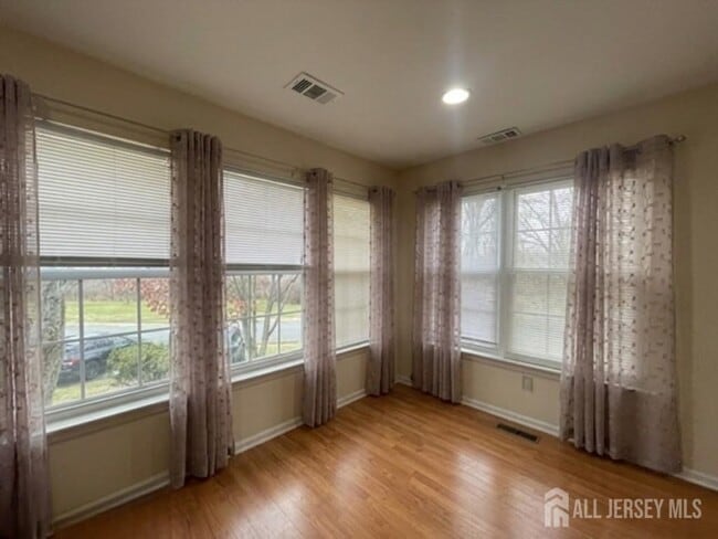 Photo - 156 Pennsylvania Way