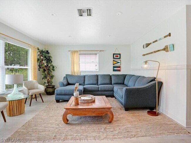 Photo - 856 98th Ave N