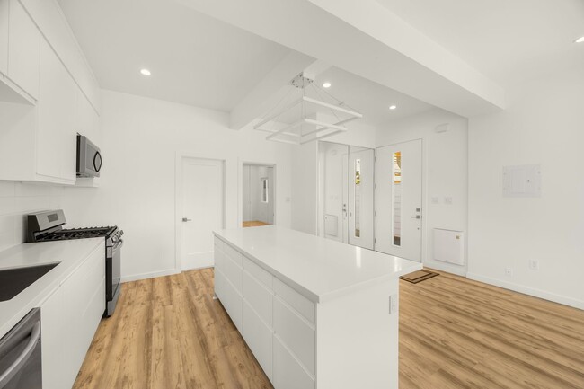 Photo - 3049-3051 Clement Street (1356rc) Unit 3049a