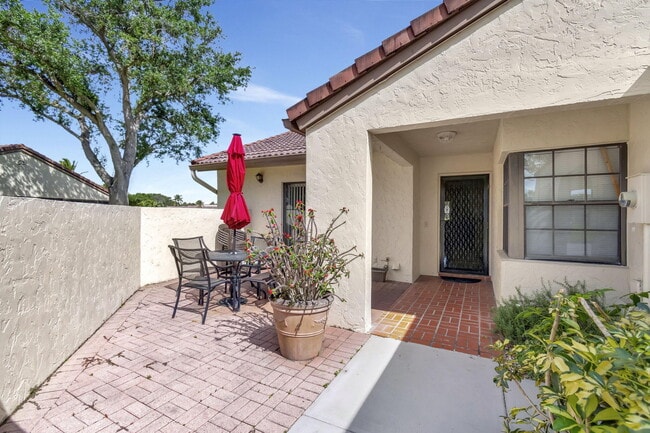 Photo - 5531 Parkwalk Cir E