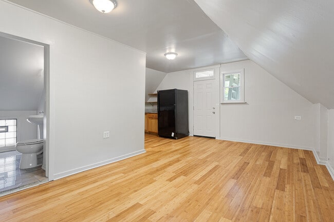 Building Photo - 3707 W McLean Ave Unit 3 Rental