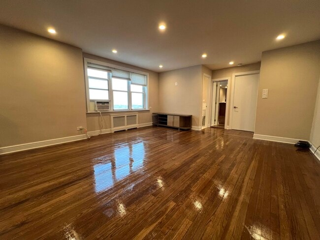 Photo - 8550 JFK Blvd E