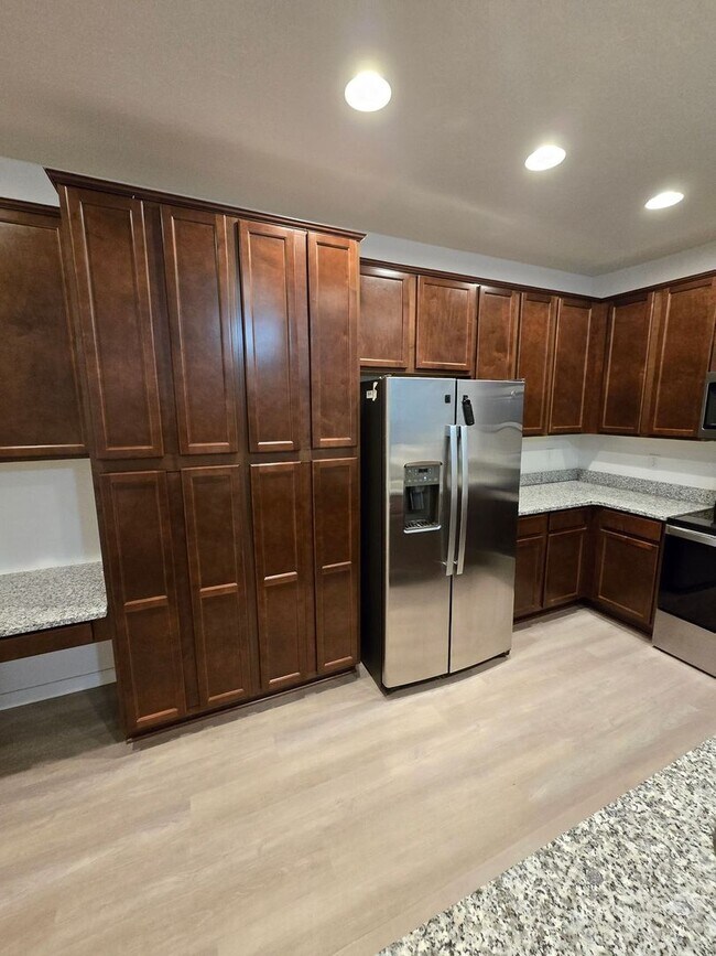 5566 Cherry Ln