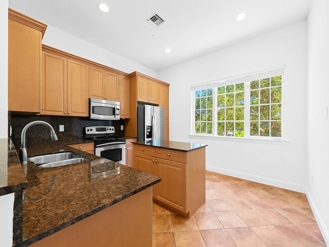 Photo - 510 SE 7th St