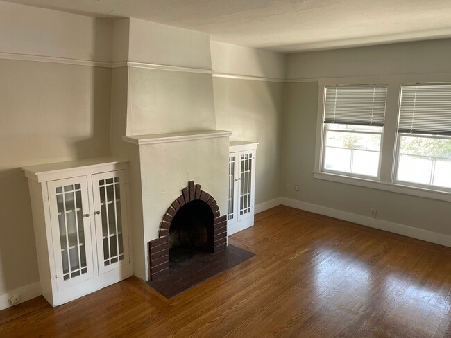 3207 O St Unit 1