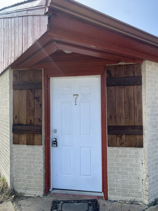 Building Photo - 2070 US-69 Rental