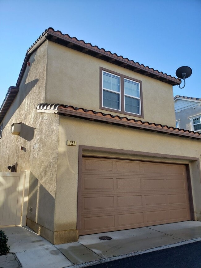 Building Photo - 2nd Floor Studio Apt. in Riverpark at the ...