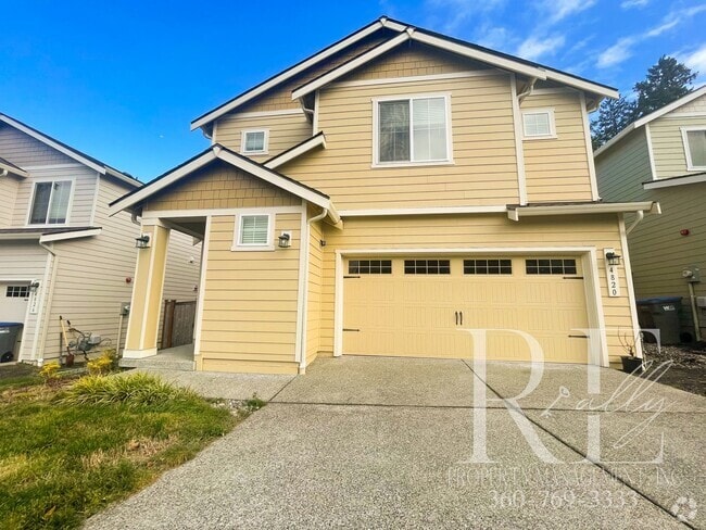 Building Photo - Spacious 4 Bedroom In Prime Location! Rental