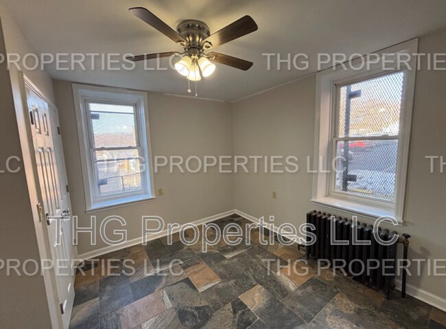 Photo - 671 Lincoln Ave Unidad Apt. B3