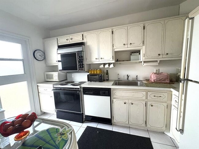 Photo - 2350 NE 14th Street Causeway Unidad 303