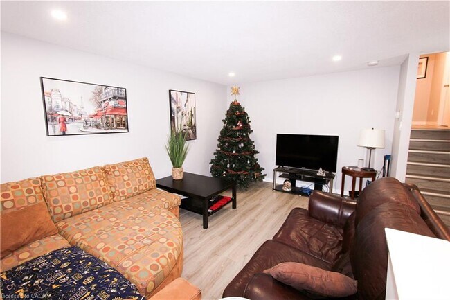 Photo - 67 Karen Walk