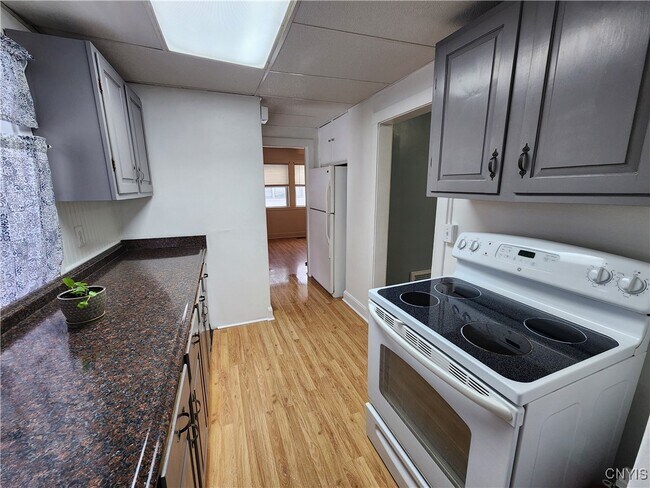 Photo - 134 E Hoard St