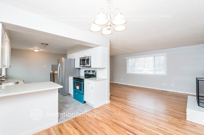 3760 W 95th Pl