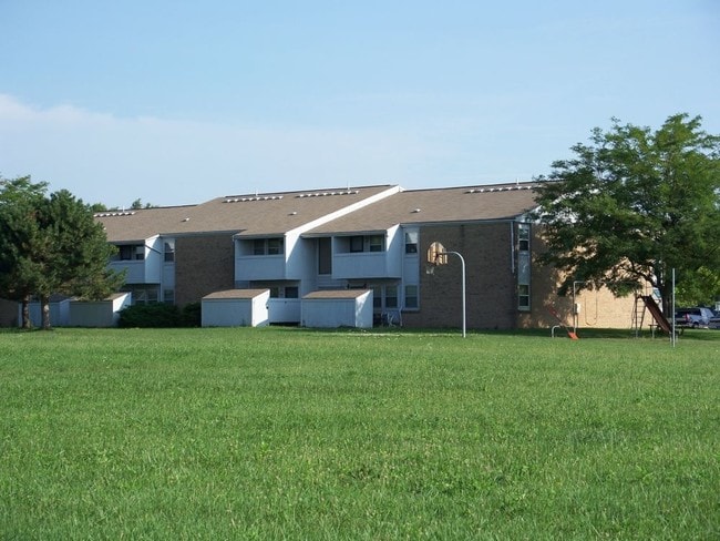 Photo - Maple Leaf Apartments