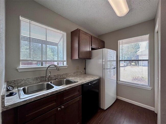 Photo - 8900 Schick Rd