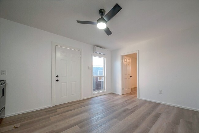 Photo - 3320 Hays St Unit B