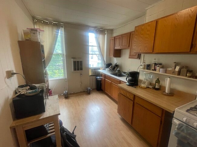 Building Photo - 123 Clinton St Unit 2S Rental