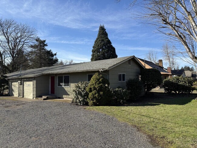 Photo - 210 Sunnyside Dr