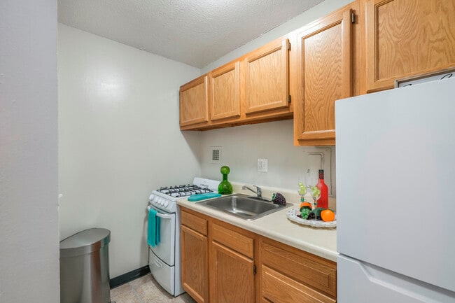 Photo - Capitol Park Plaza and Twins