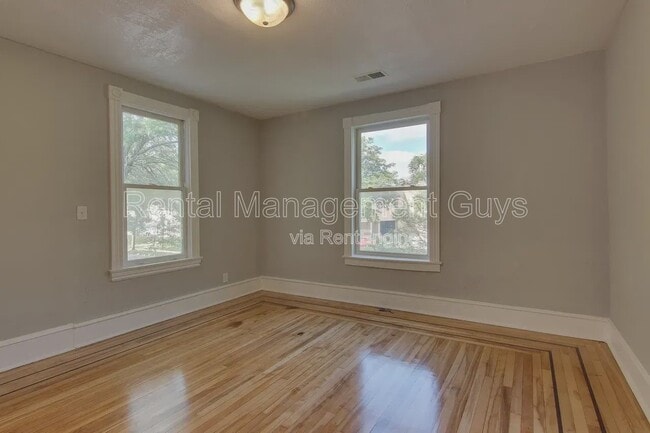 Photo - 1500 N Irving Ave