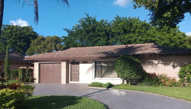 Building Photo - 8204 NW 100th Terrace Rental