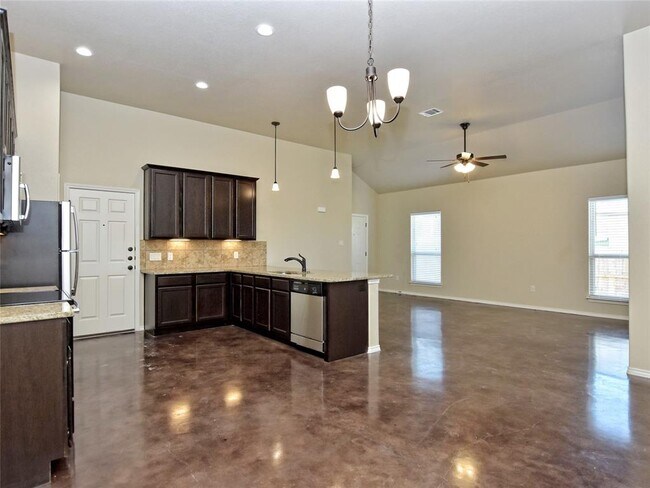 Photo - 517 Jack Rabbit Ln