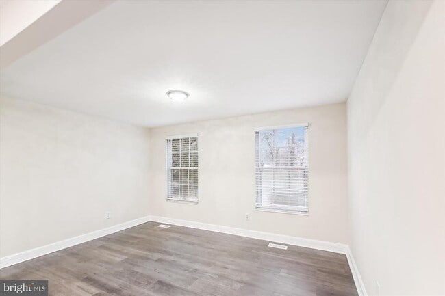 Photo - 803 Congressional Ct