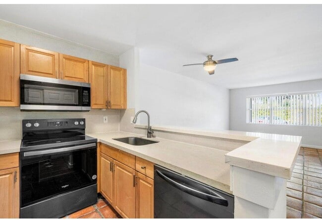 420 SE 2nd Ave Unit 2