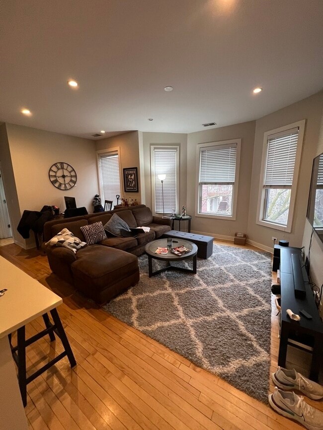 Photo - 2780 N Kenmore Ave Unit 3