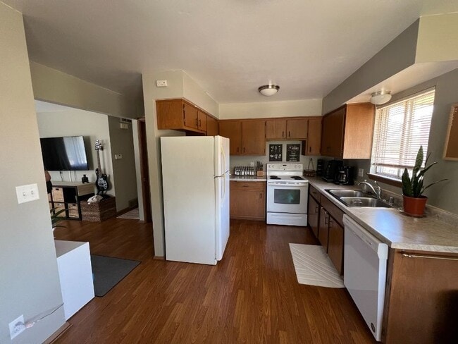 Photo - 3642 E Lunham Ave