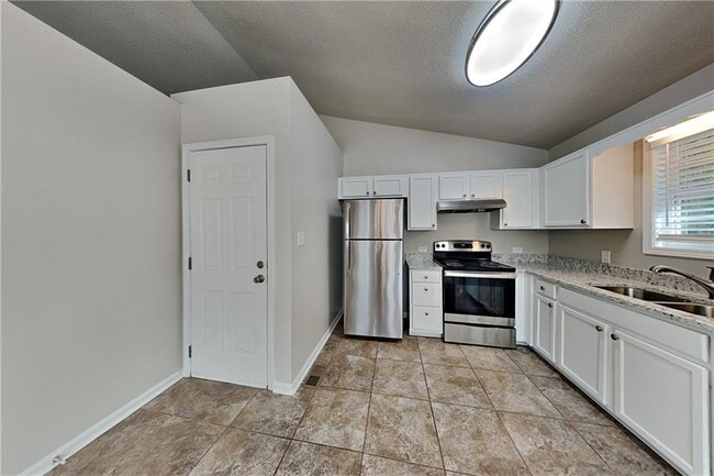 Photo - 217 Remington Ct