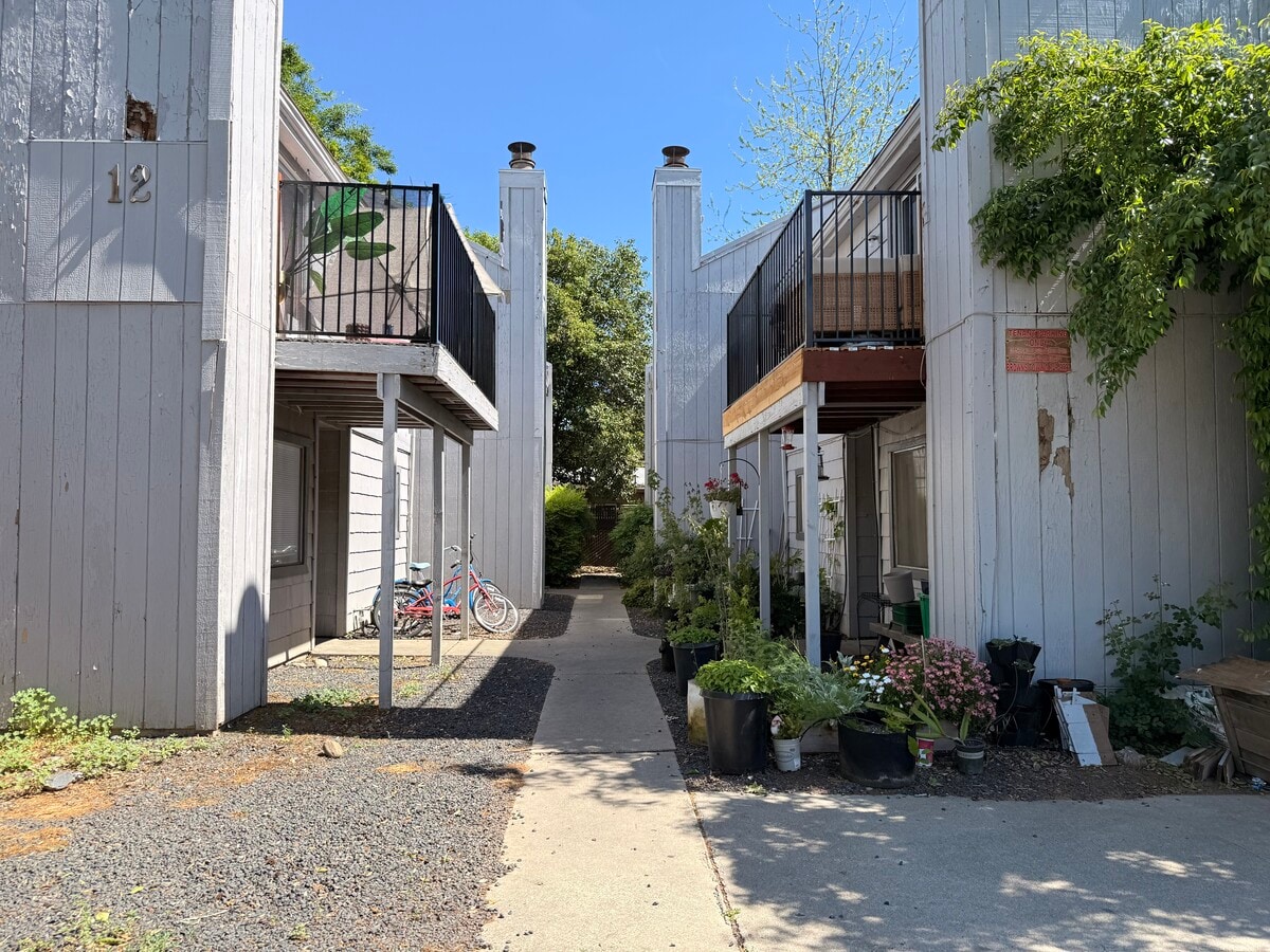 Photo - 13 Klondike Ct Unit B