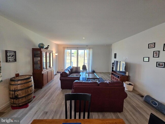 Photo - 609 Clover Ln