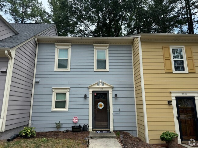 Building Photo - Adorable 3 Bedroom, 2 1/2 Bath Located in ... Rental