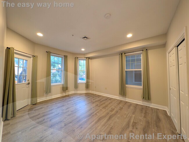 Photo - 466 Green St Unit #2