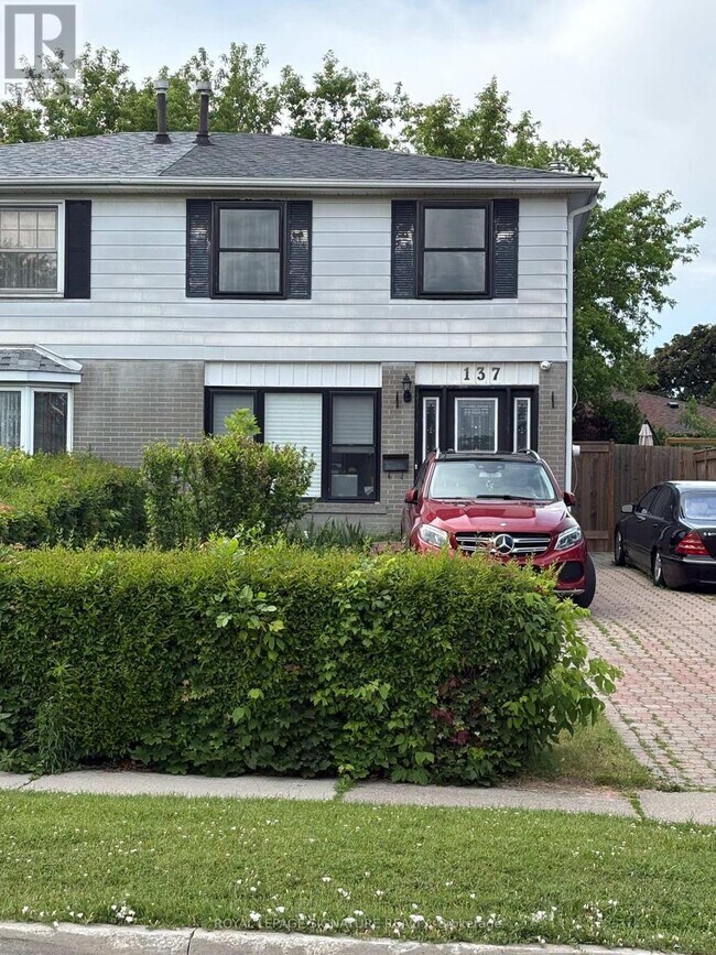 Photo - 137 Madoc Dr