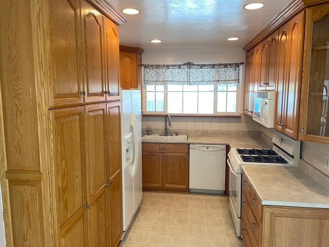 Photo - 5027 Ensign St