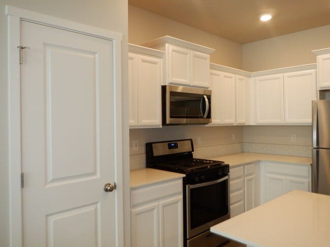 Photo - Newer Single Level 2 Bed/2 Bath in NW Redm...