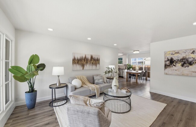 Photo - 641 Toyon Ave