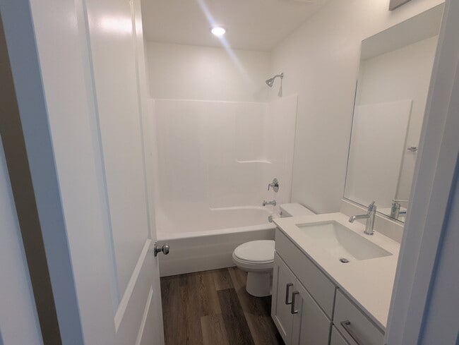 Photo - 616 W 650 N
