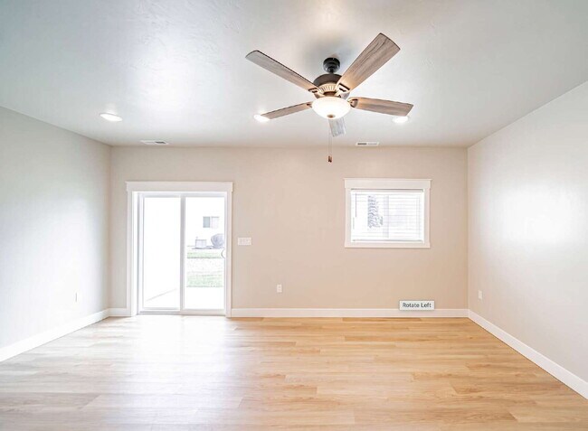 Photo - END UNIT TOWNHOME!! Unit 504