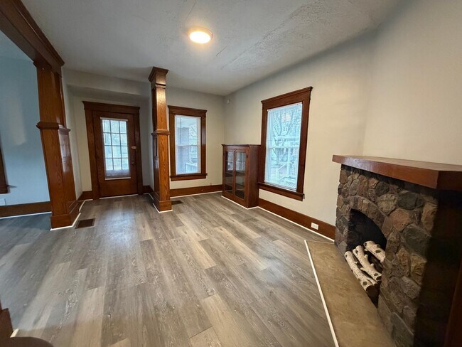 53 Metlin Ave Unit 1